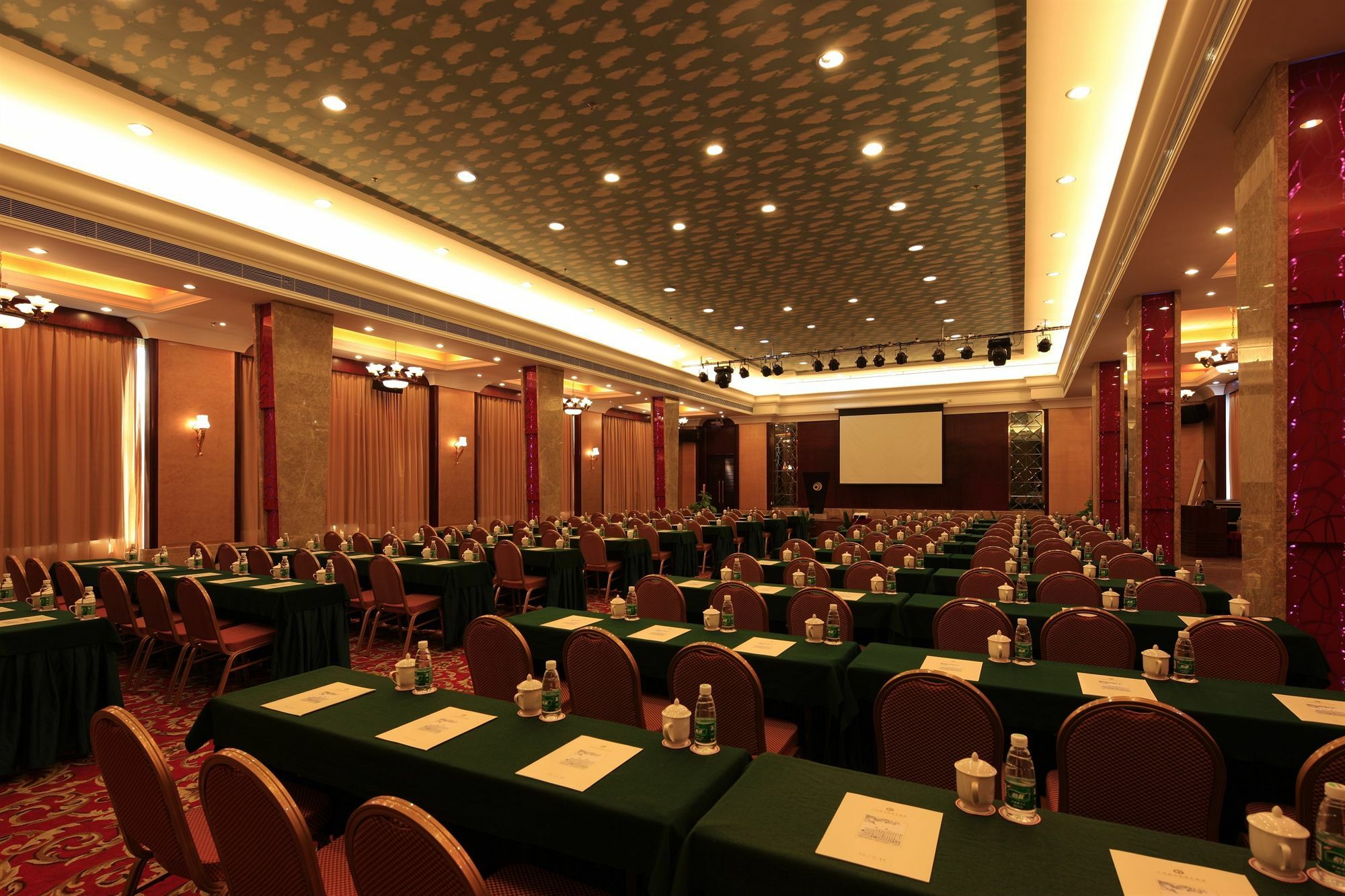 Nan Fang Yi Yuan Hotel
