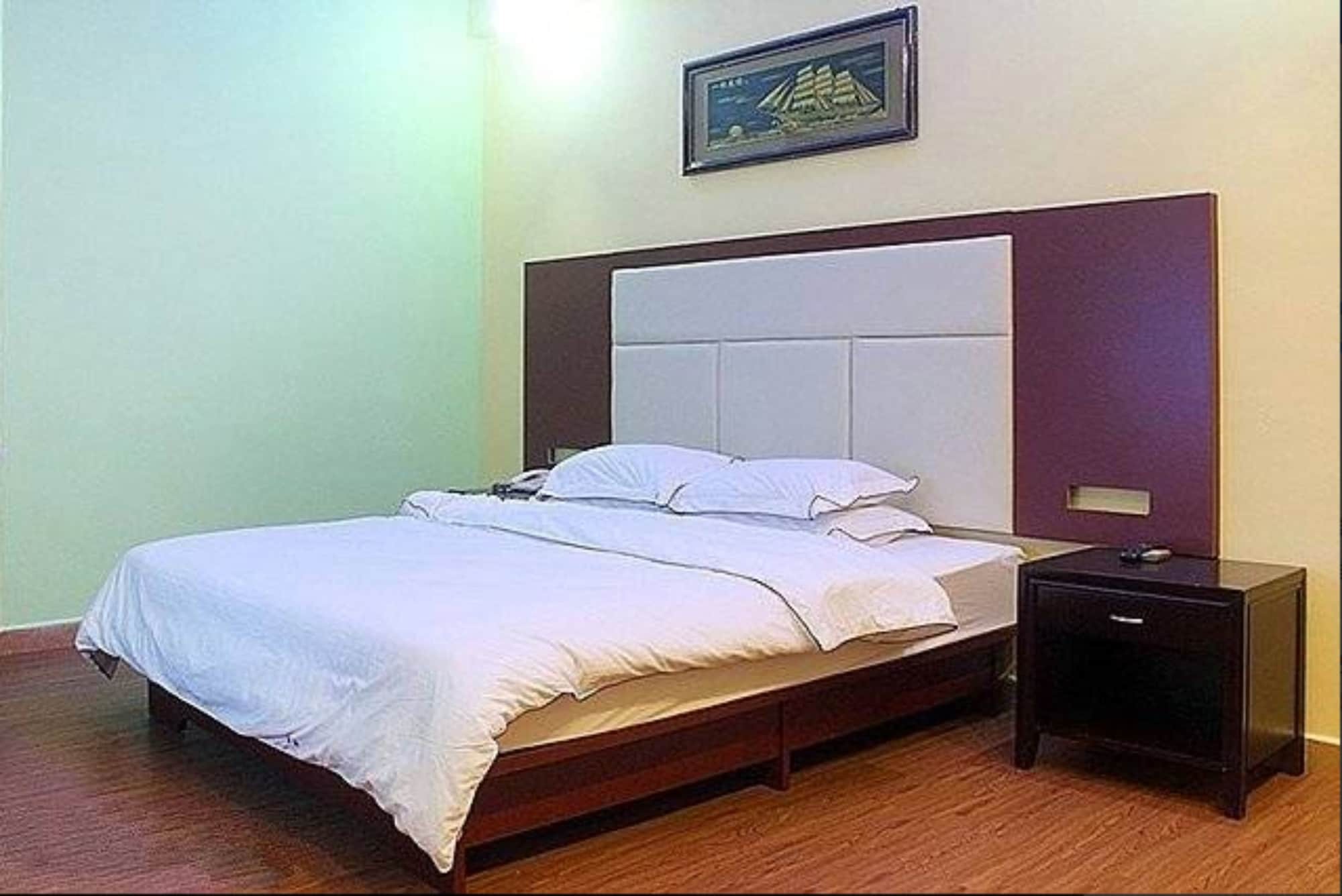Hotel Echarm Panyu Chimelong Branch