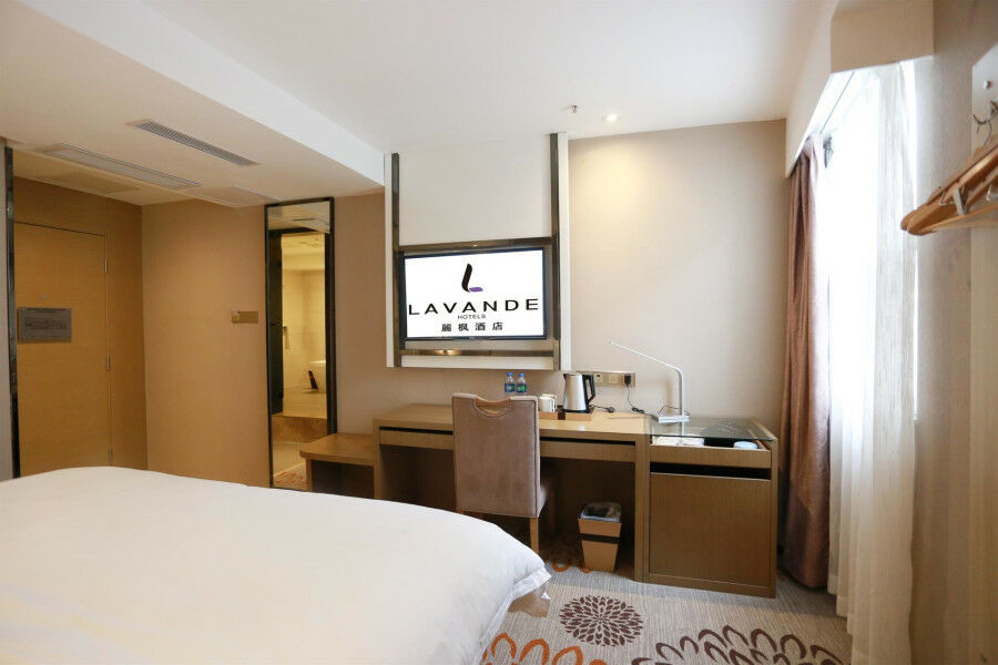 Lavande Baogang Avenue Guangbai Xinyi Branch 3*
