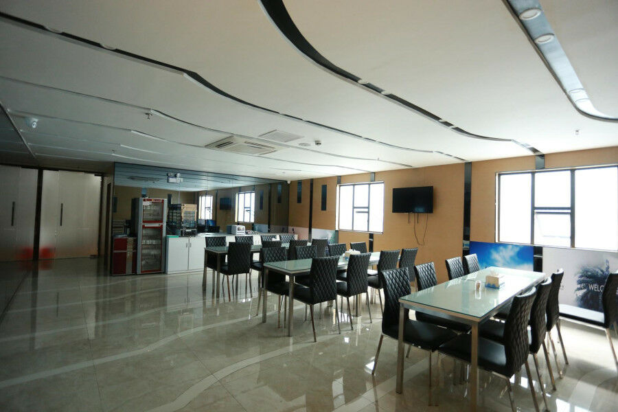 Lavande Baogang Avenue Guangbai Xinyi Branch Hotel 3*