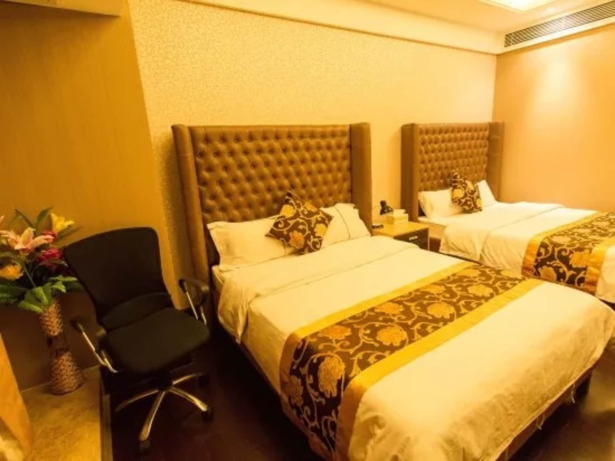 Hotel Jiayi 2*