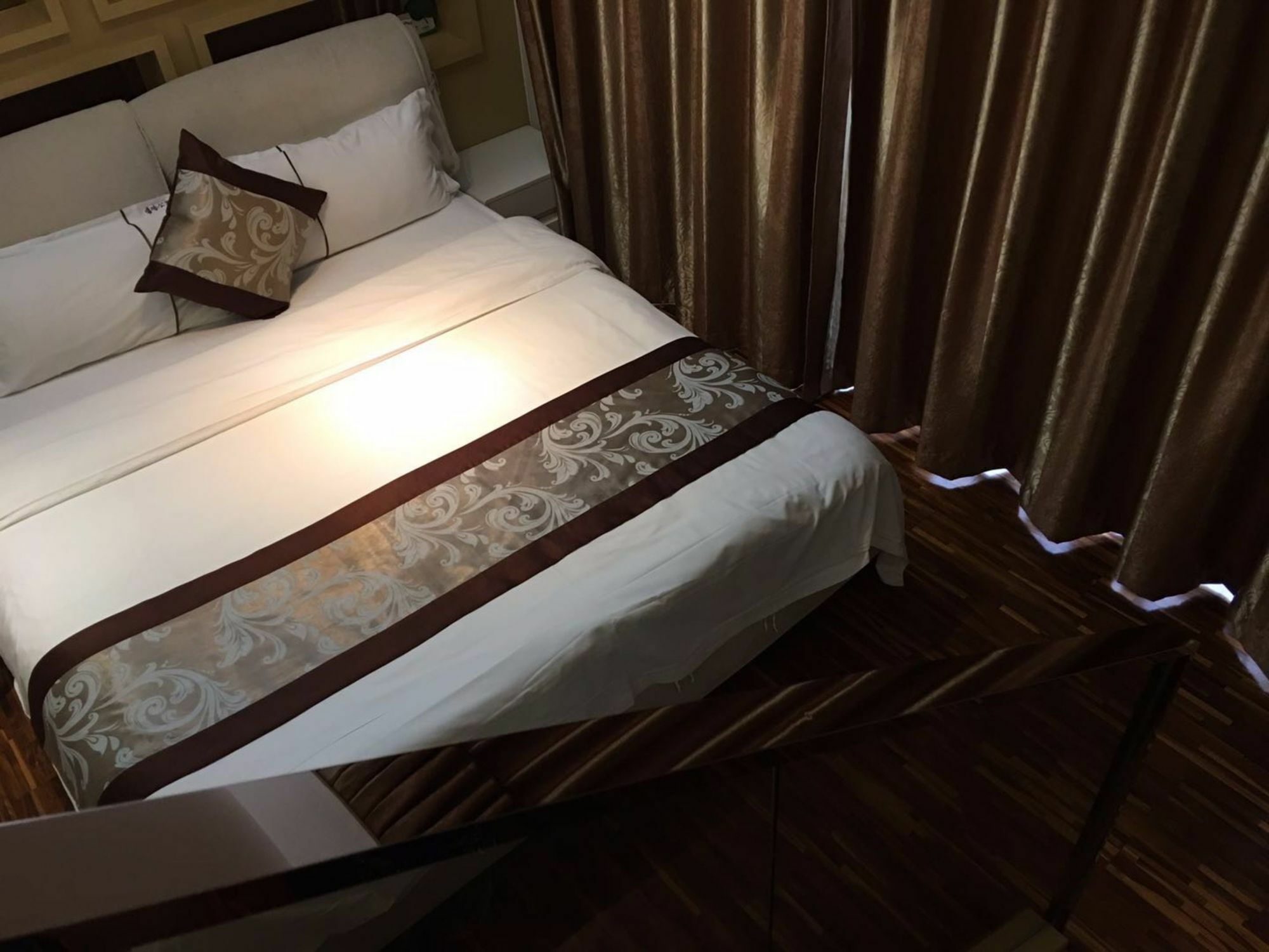 Hotel Checkinn Poly Zhongda 3*