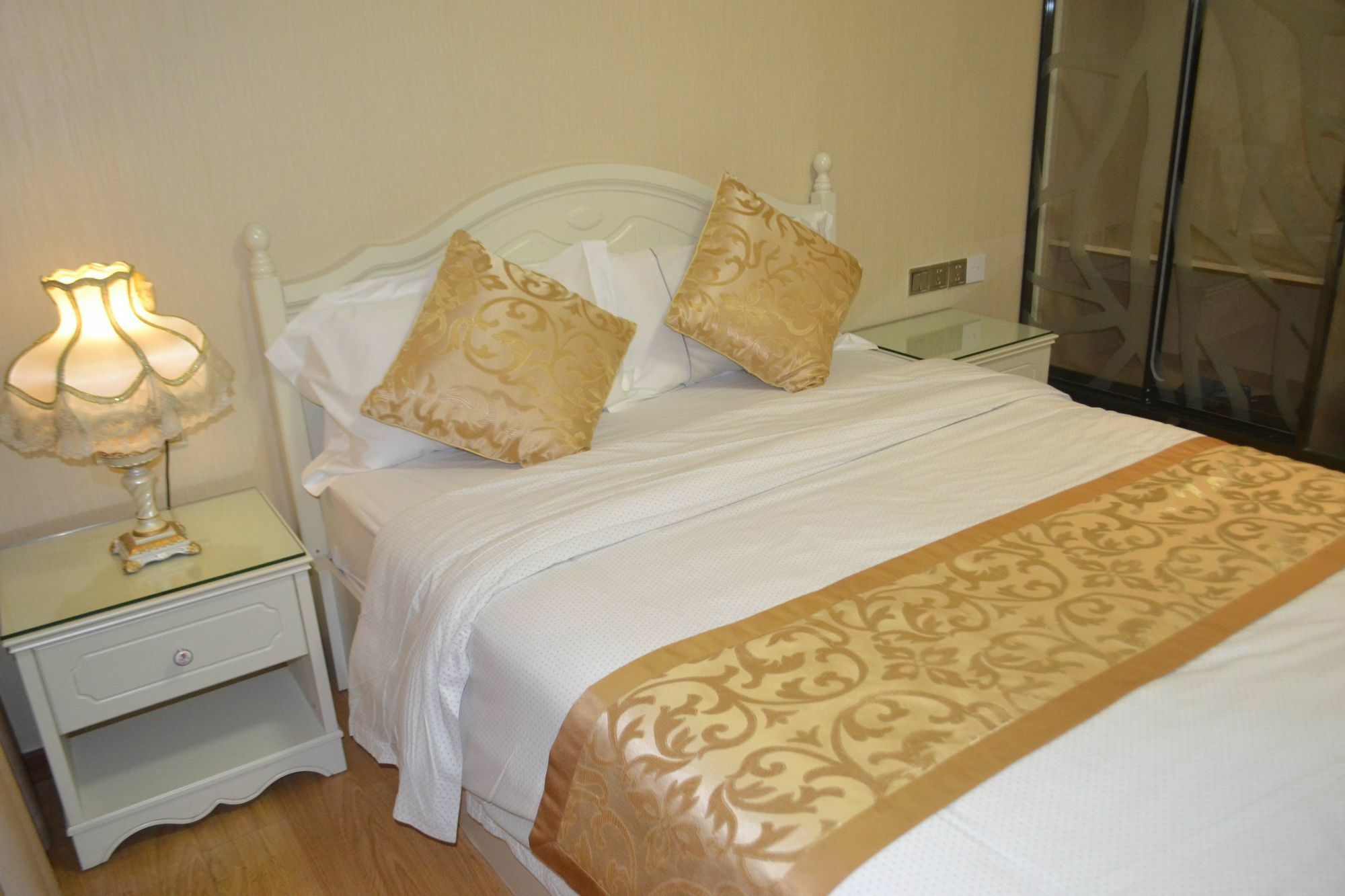 Yumi Apartment-luoxi Station Branch *