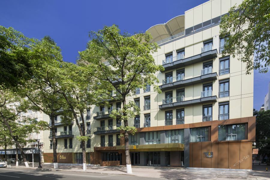 Hotel Ln Five Canton