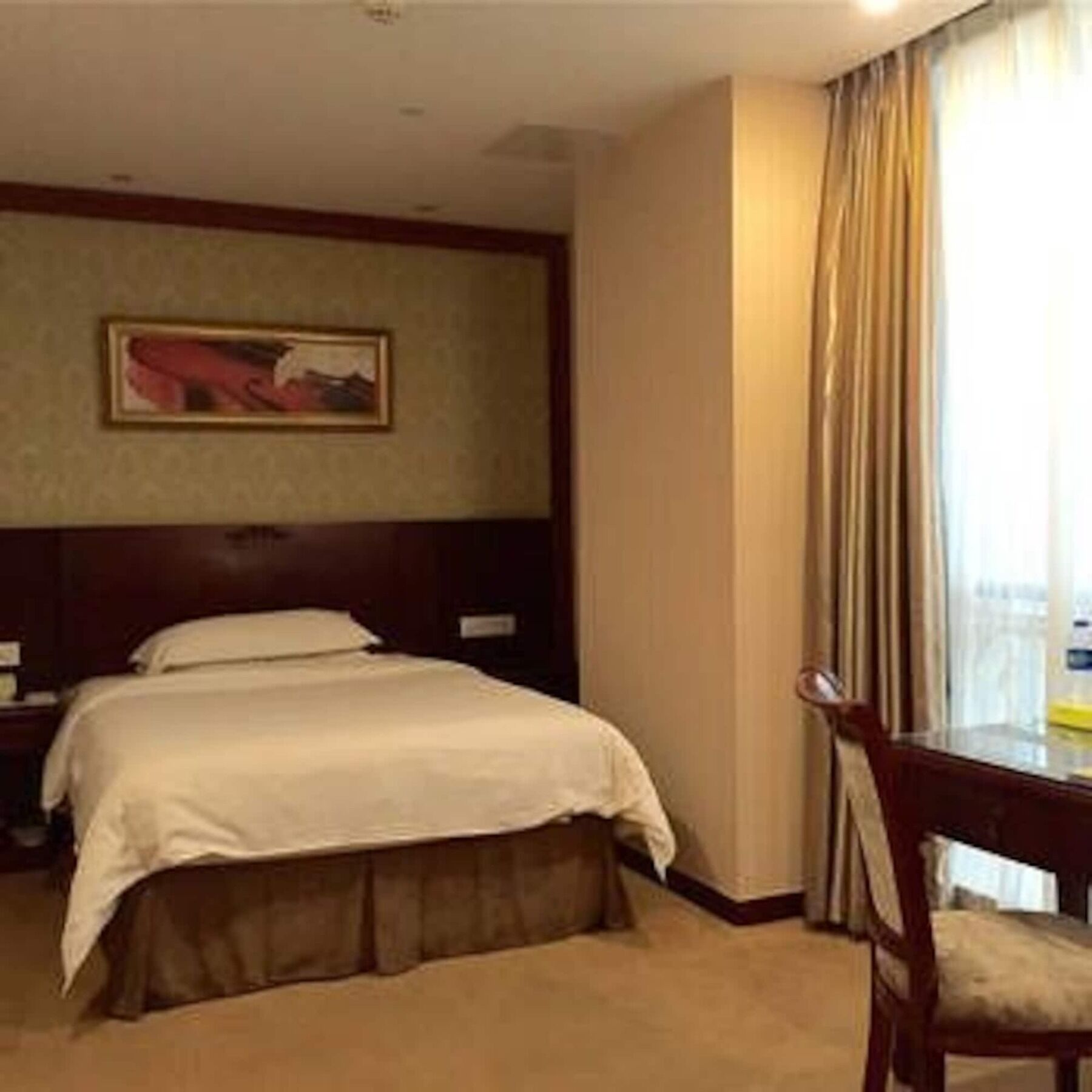Vienna Yuexiu West Huifu Road Hotel 3*
