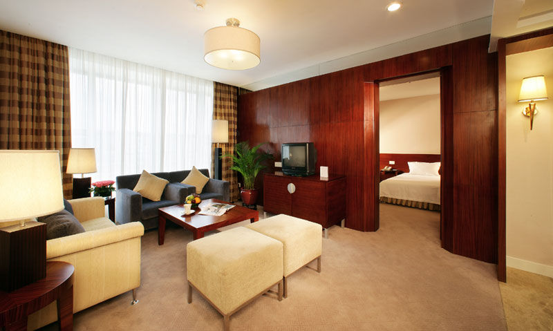 Liuhua Hotel 4*