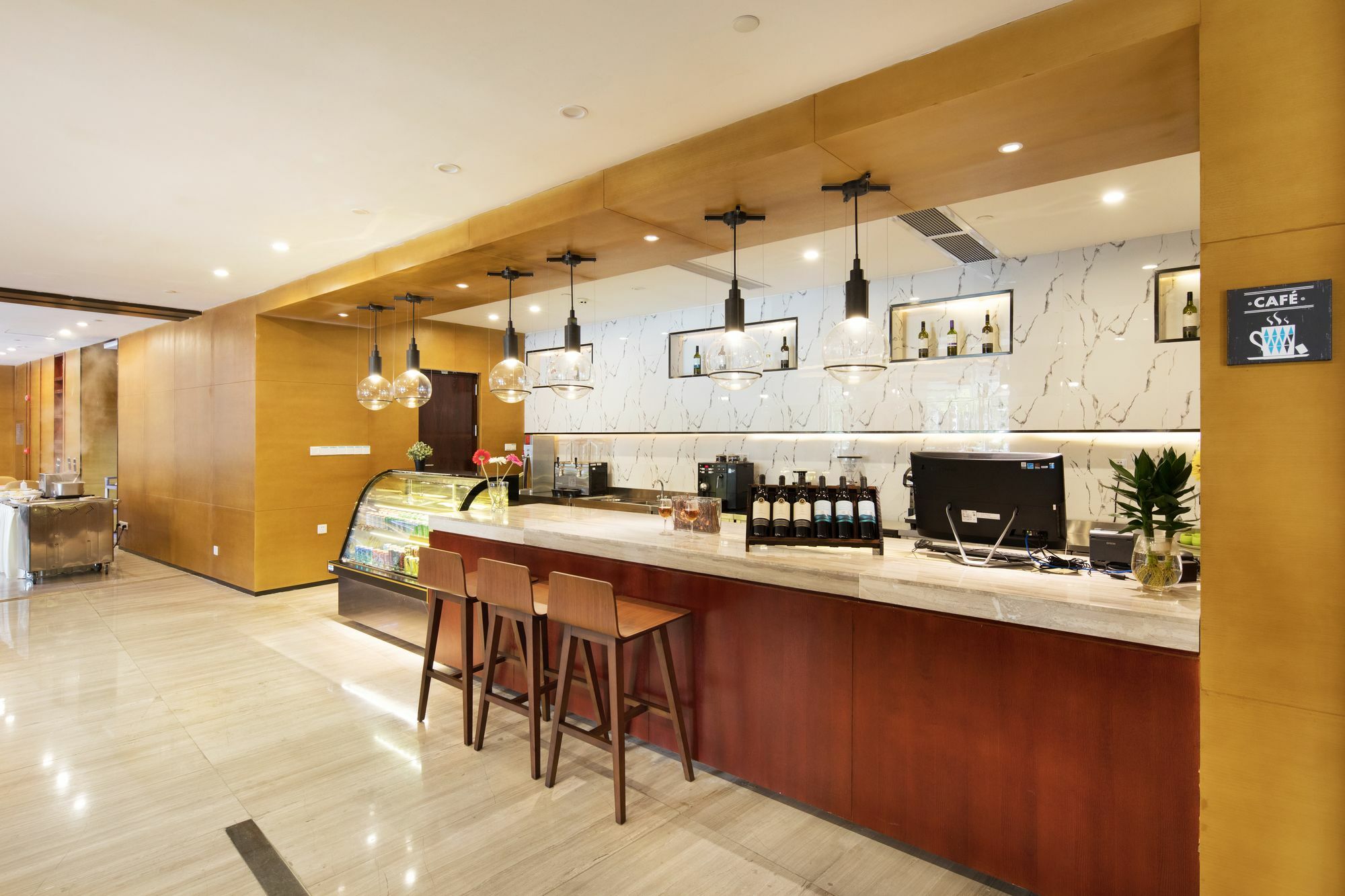 Hotel Ausotel Smart Baiyun Airport: Fair Support & Free Shuttle