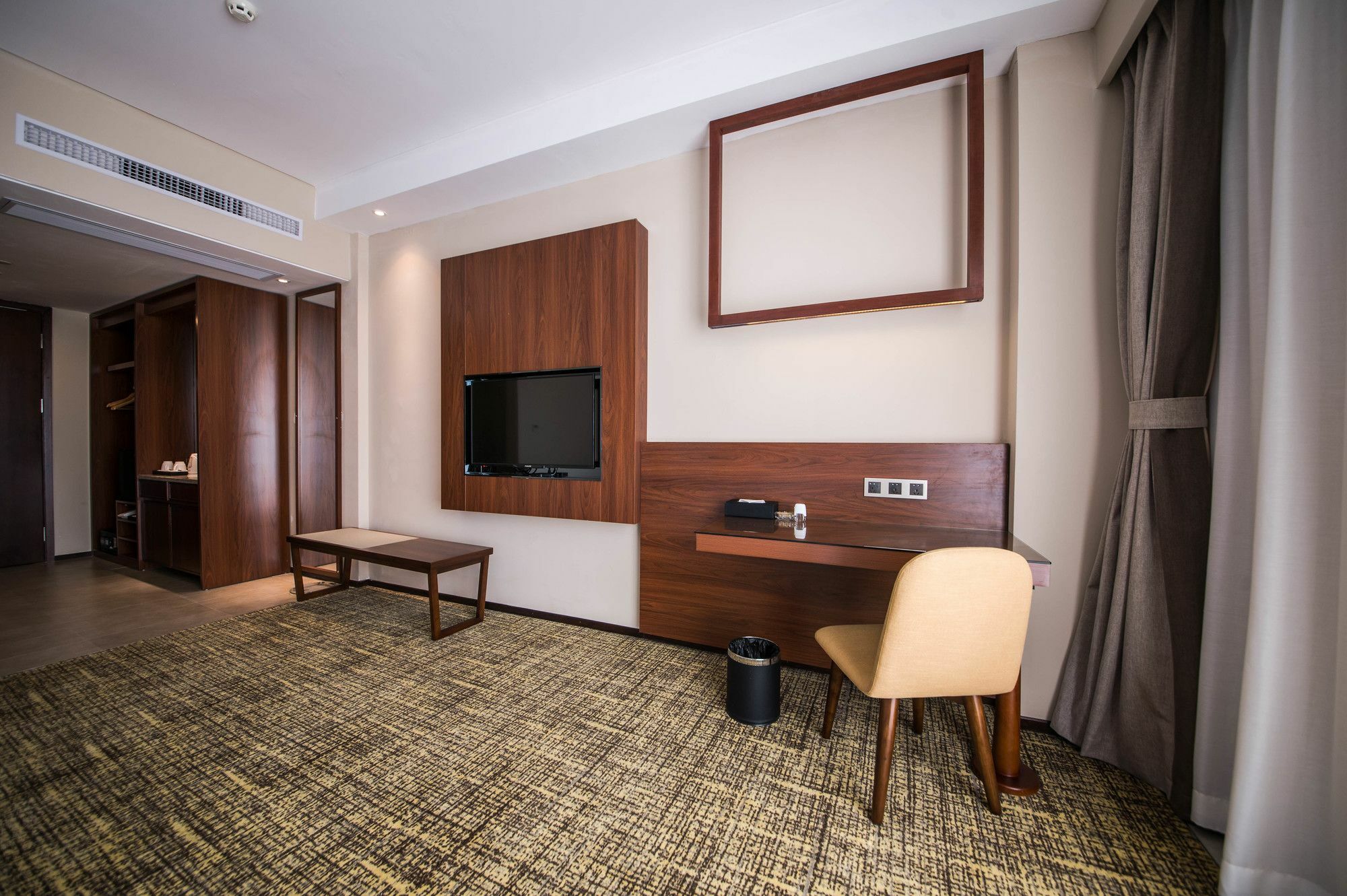 Ausotel Smart Baiyun Airport: Fair Support & Free Shuttle