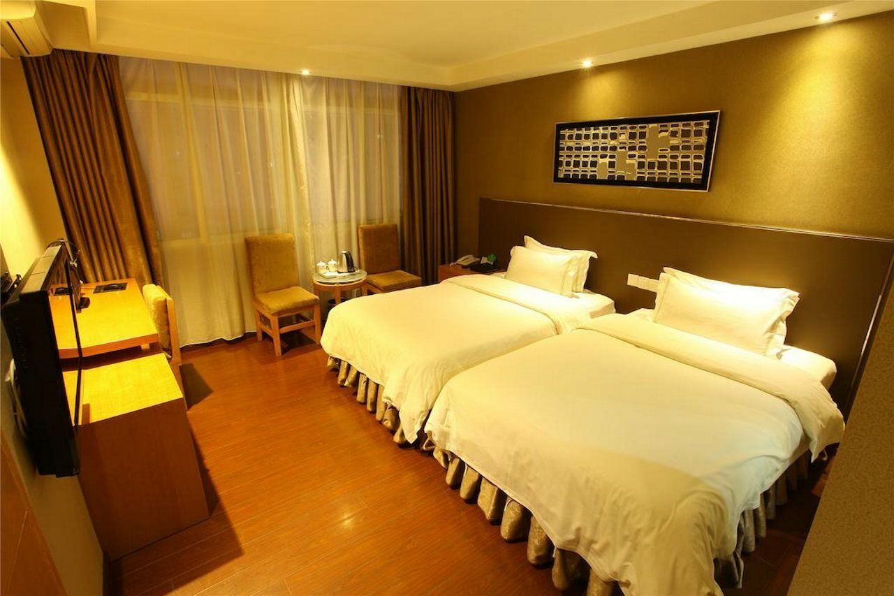 Yingshang Liying Plaza Branch Hotel