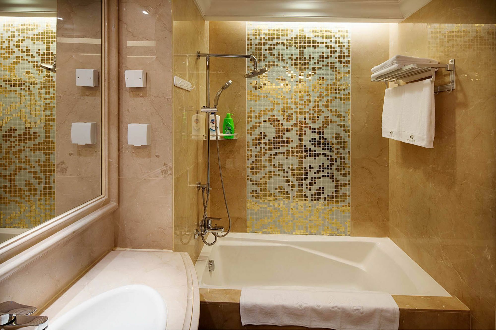 Hotel Waifiden Haizhu Square Branch 2*