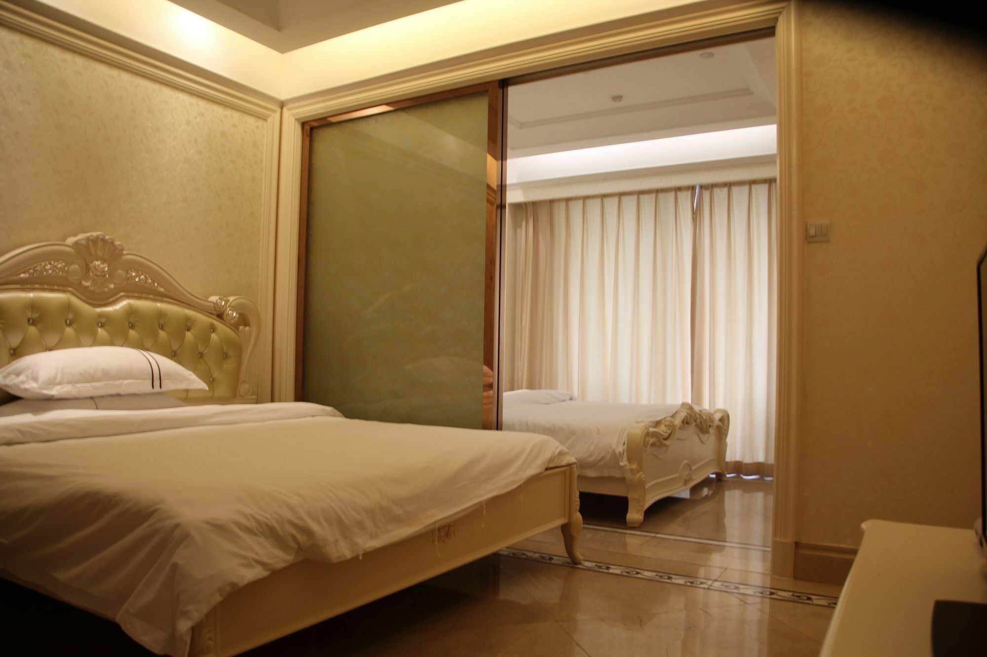 Hotel Waifiden Haizhu Square Branch 2*