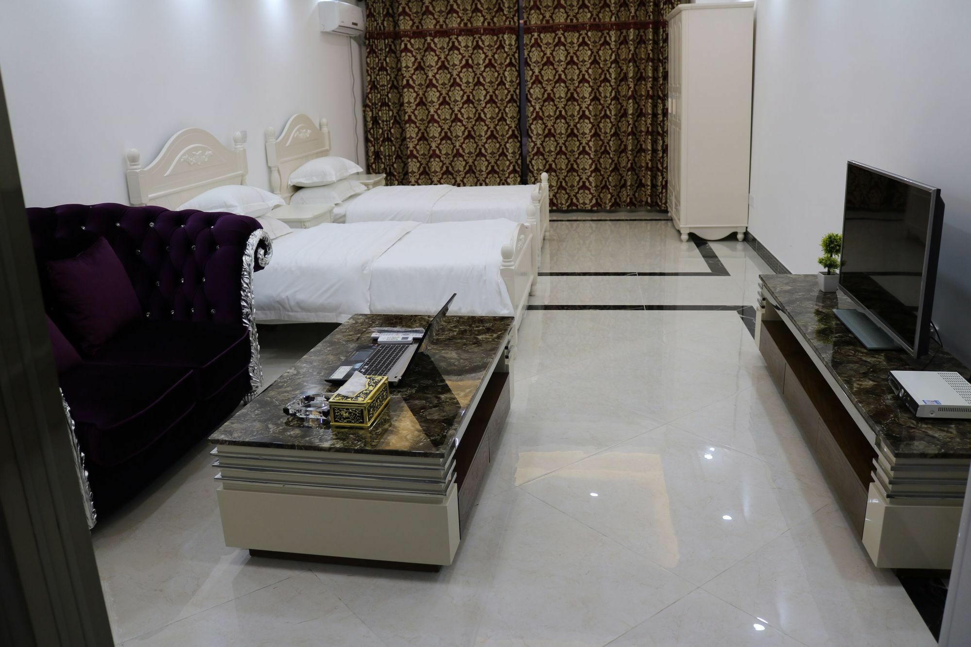 Hotel Waifiden Haizhu Square Branch 2*