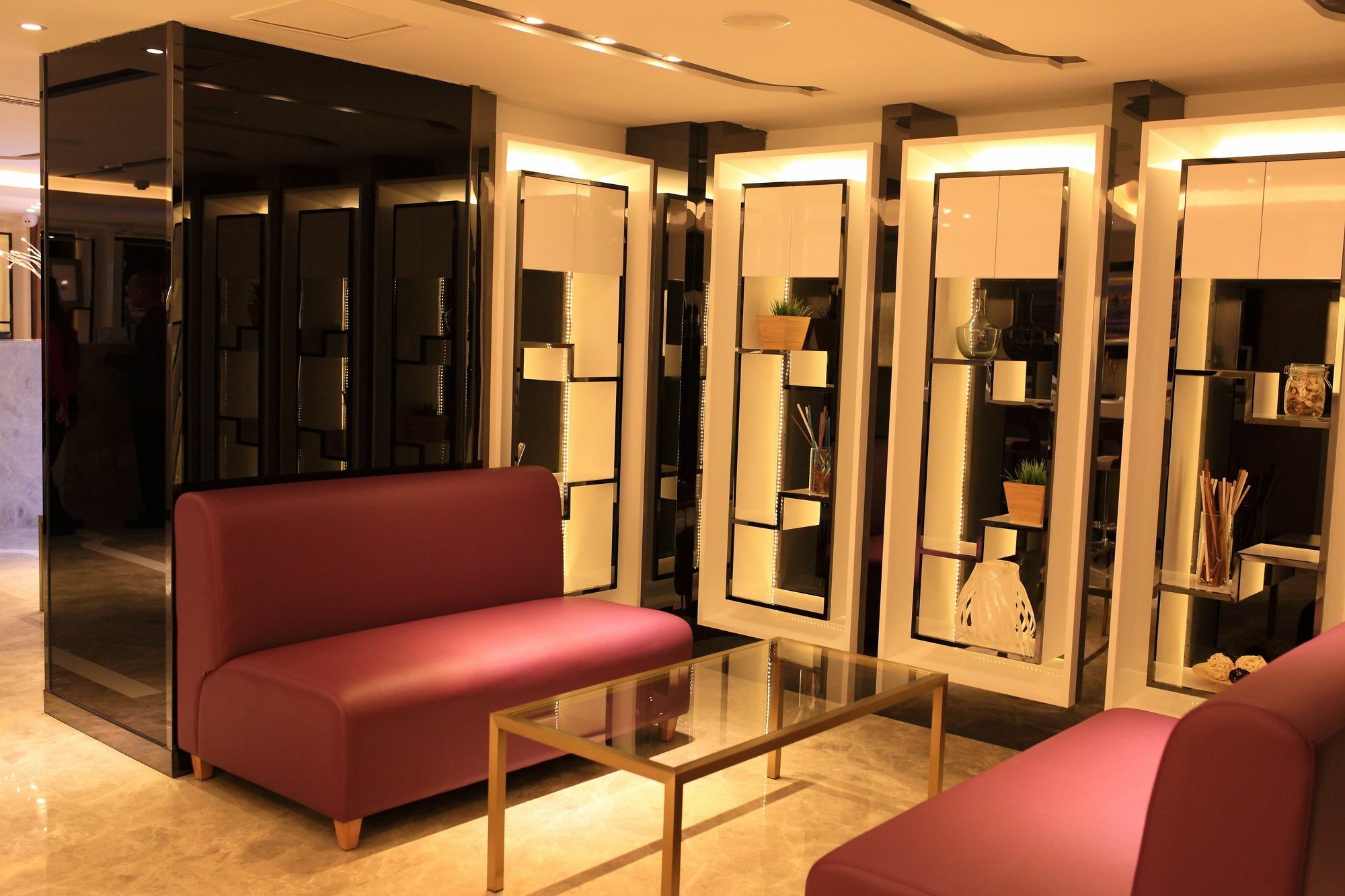 Lavade Gz Yuancun Metro Station Branch 3*