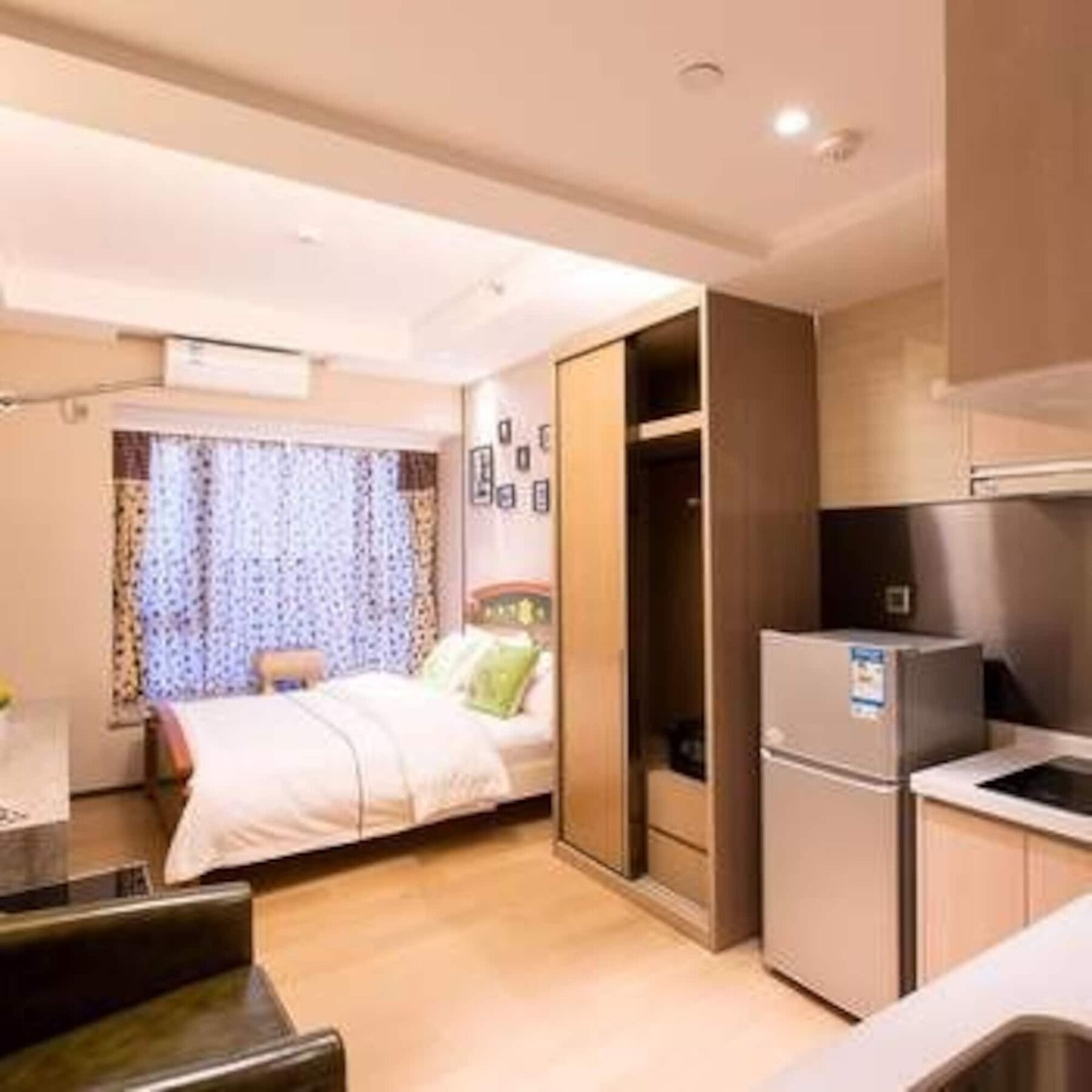 Yicheng Children's Theme Hotel *