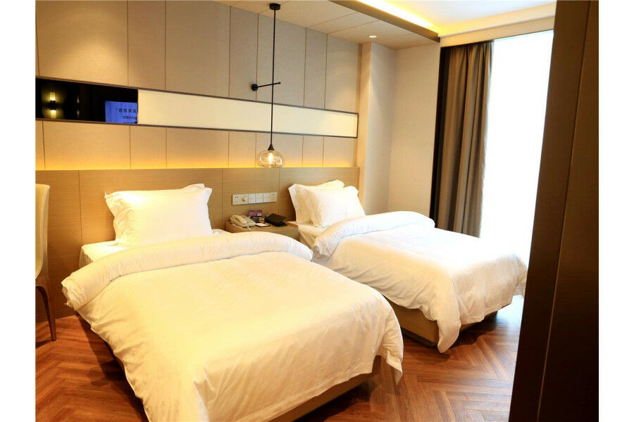 Metropolo Jinjiang Hotel 2*