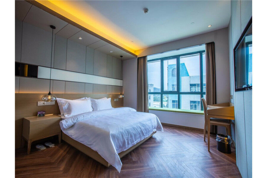 Metropolo Jinjiang Hotel