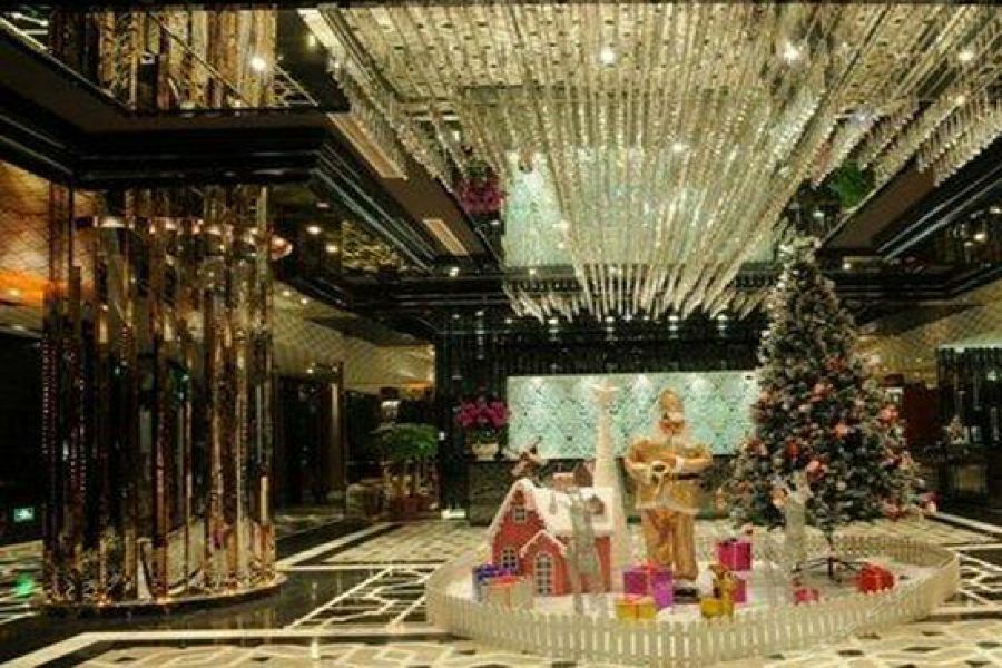 Pioneer Hotel 4*
