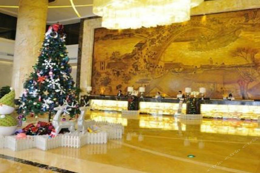 Pioneer Hotel 4*
