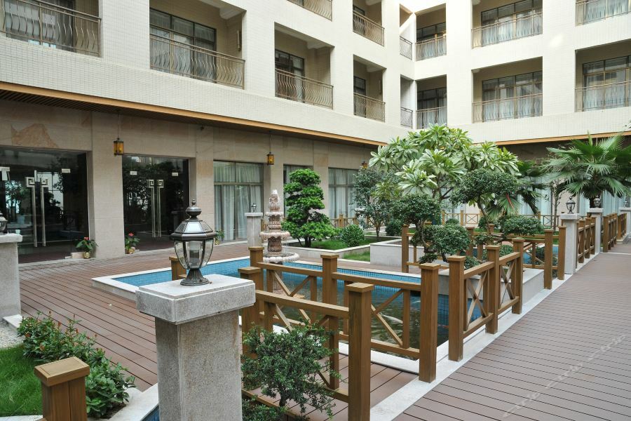 Pioneer Hotel 4*