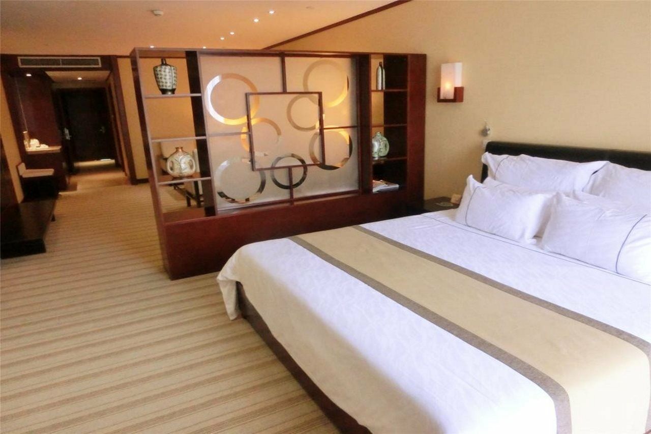 Baiyun International Convention Center 5*