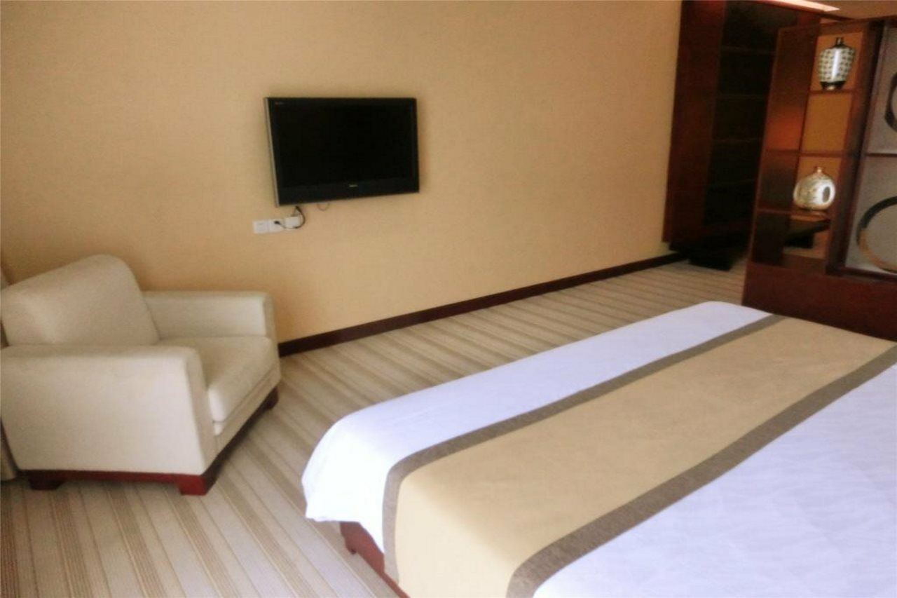 Baiyun International Convention Center 5*