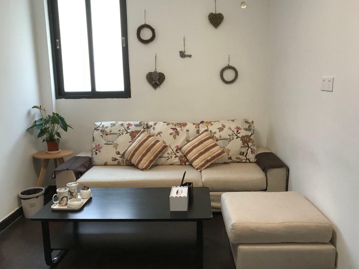 Lin Jiang Apartment