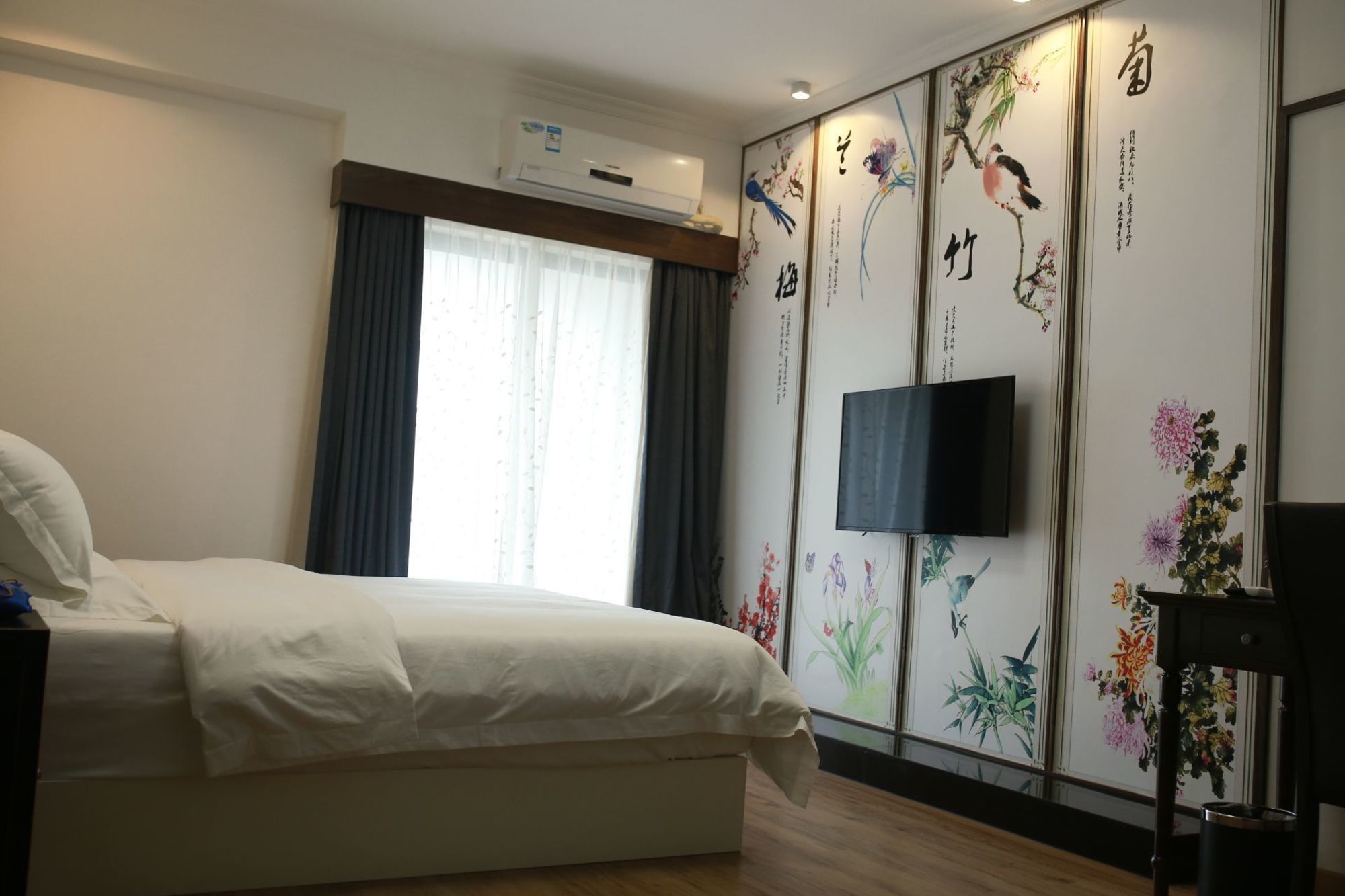 Hua Ji Pazhou Expo Branch Apartment