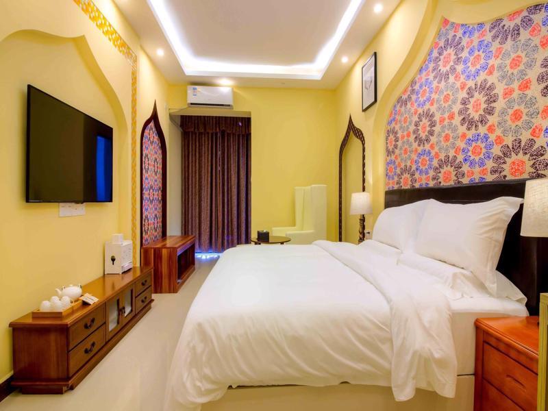 Hua Ji Pazhou Expo Branch Apartment