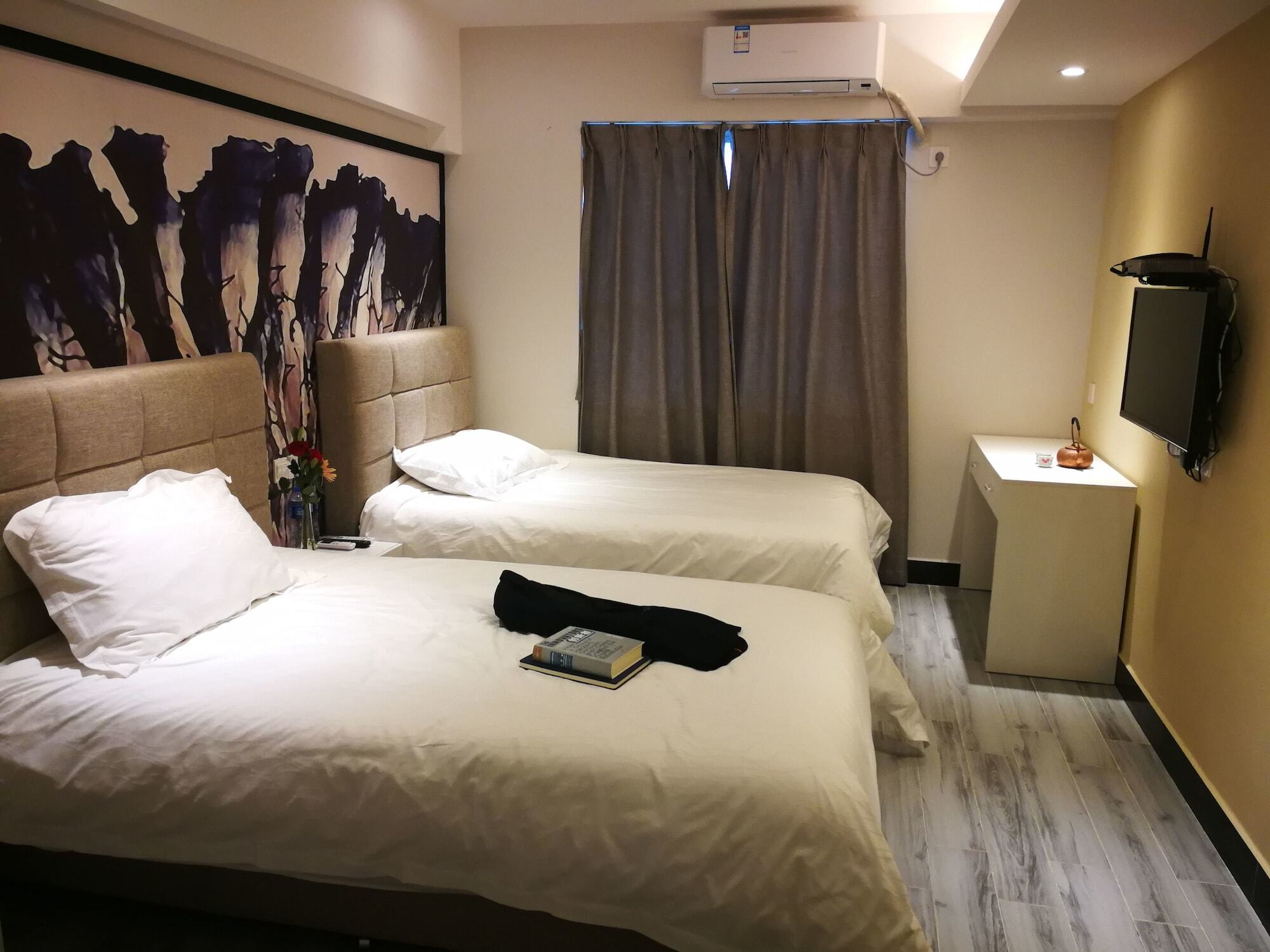 Apartment Inhouse *