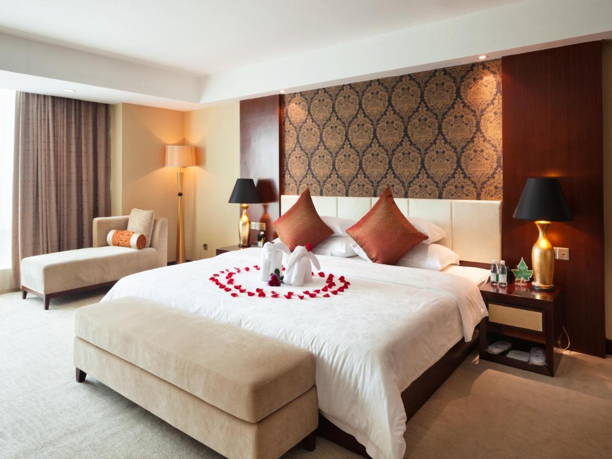 Landmark International Science Hotel 4*