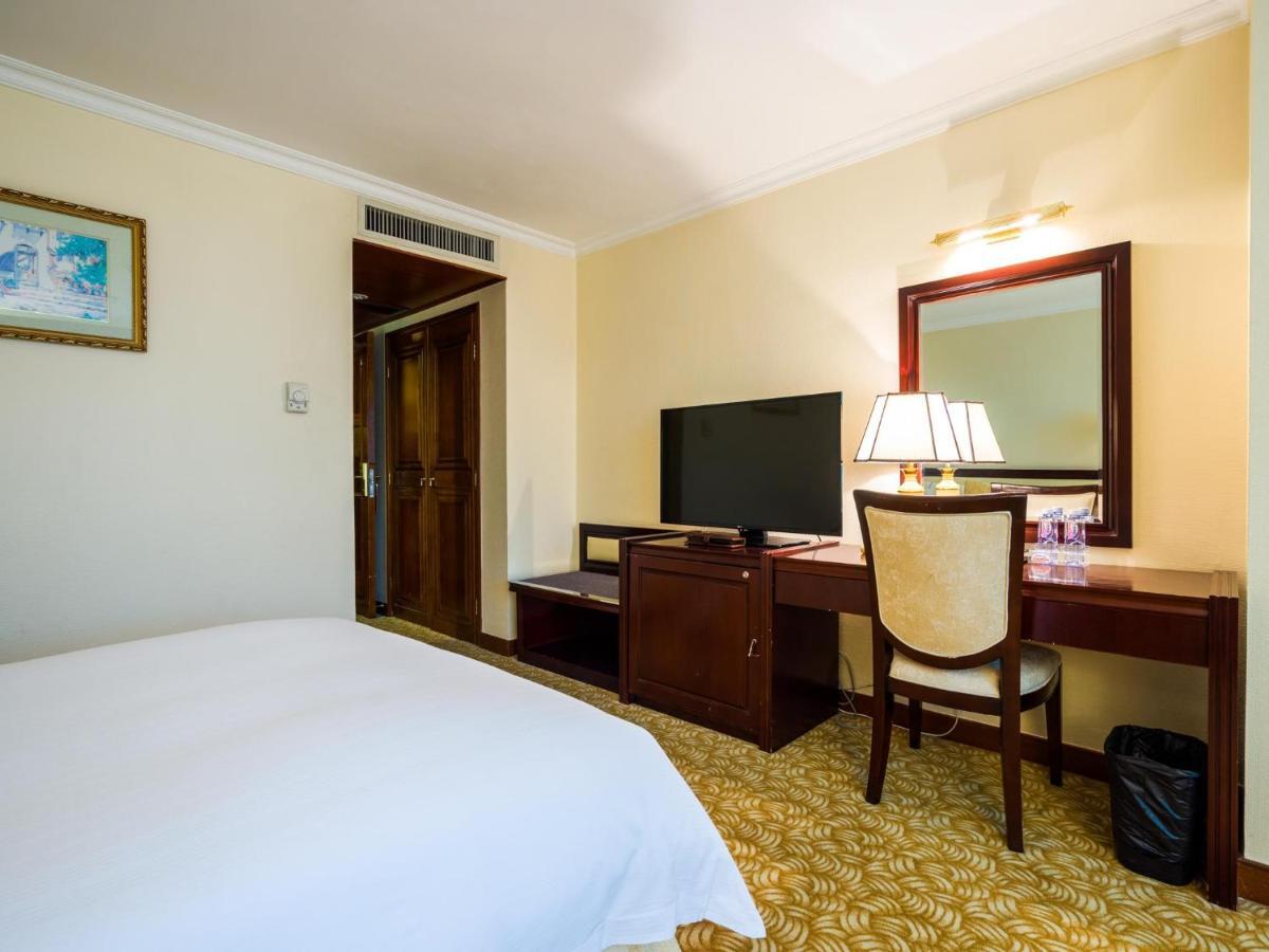 Hotel China Mayors Plaza - Free Shuttle Between And Exhibition Center & Exhibitor Registration Counter During Fair