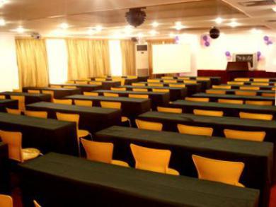 Hotel Golden World