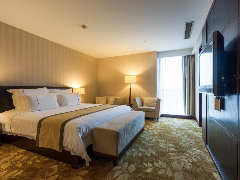 Hotel Baiyun International Convention Center 5*