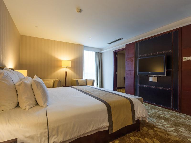 Baiyun International Convention Center 5*