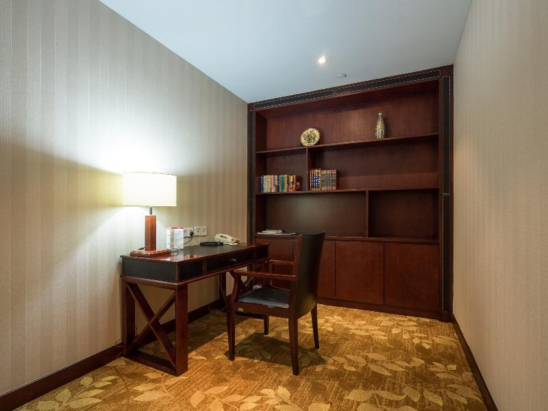 Baiyun International Convention Center Hotel 5*