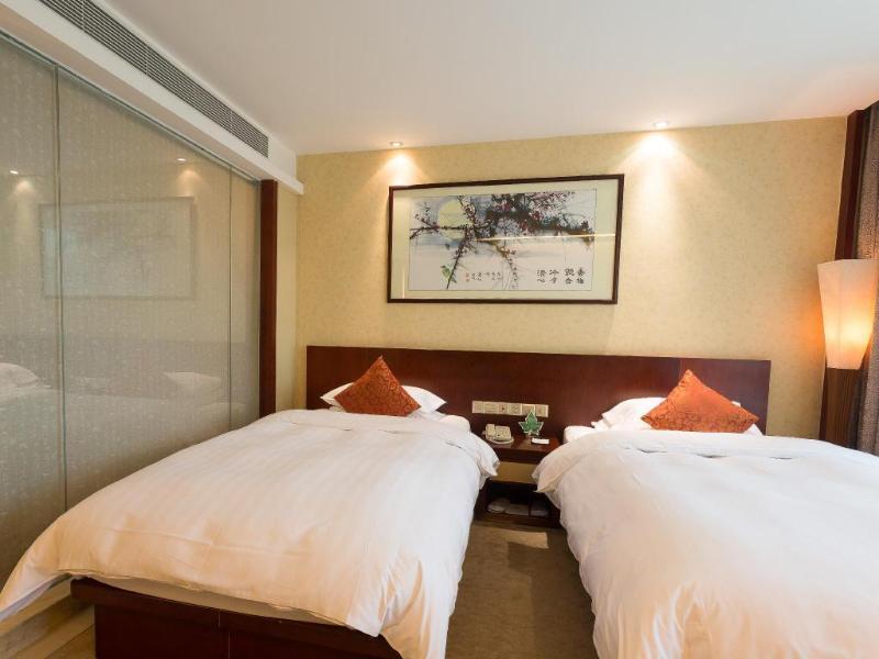 Landmark International Science Hotel 4*