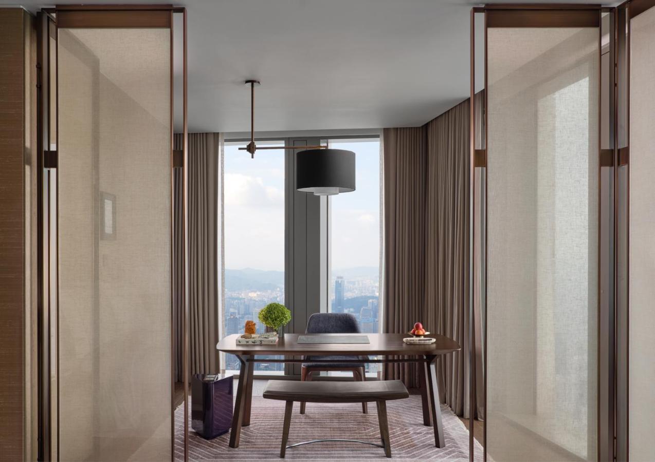 Hotel Rosewood Guangzhou, Enjoy Free Shuttle Bus Service Between The And The Fair Complex During The Fair Guangzhou