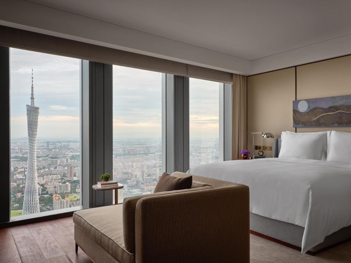 Rosewood Guangzhou, Enjoy Free Shuttle Bus Service Between The And The Fair Complex During The Fair 5*