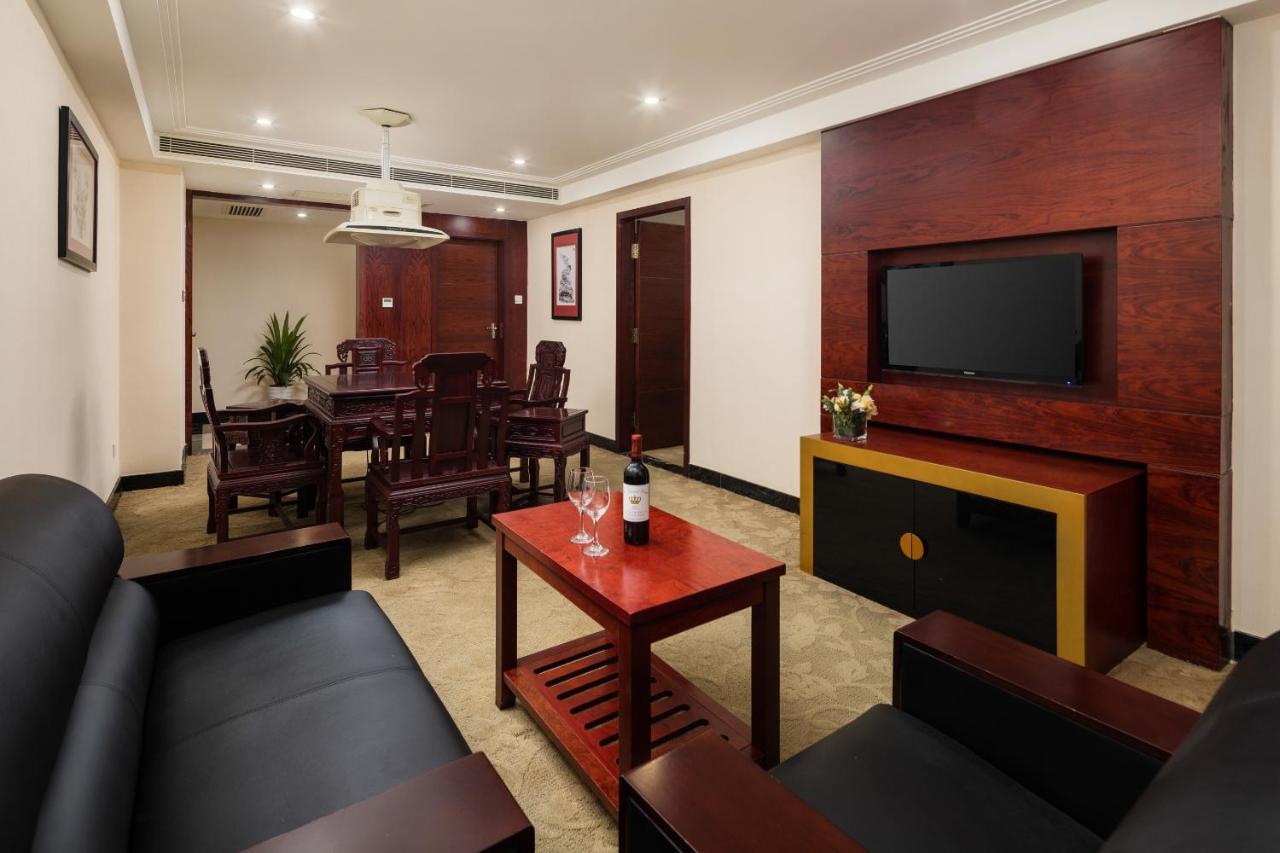 Hotel Gorgeous 4*