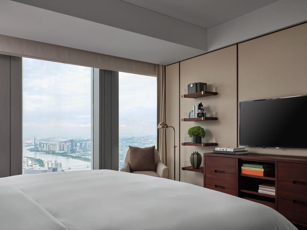 Rosewood Guangzhou, Enjoy Free Shuttle Bus Service Between The And The Fair Complex During The Fair Hotel 5*