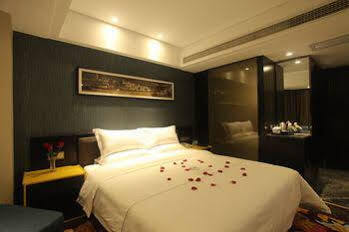 Insail -huanshi Road Taojin Metro Station Guangzhou- Free Shuttle Bus For Fair 4*