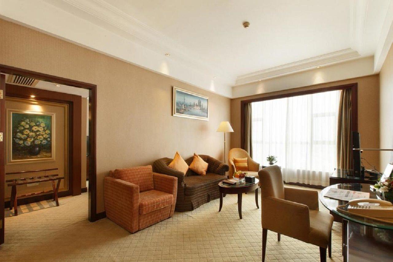 Hotel Grand Royal