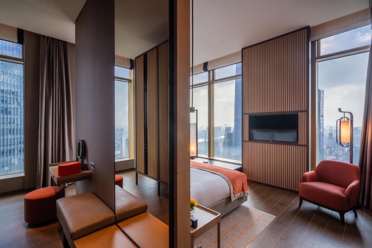 Hotel Jumeirah Guangzhou-complimentary Shuttle Bus To Fair Complex