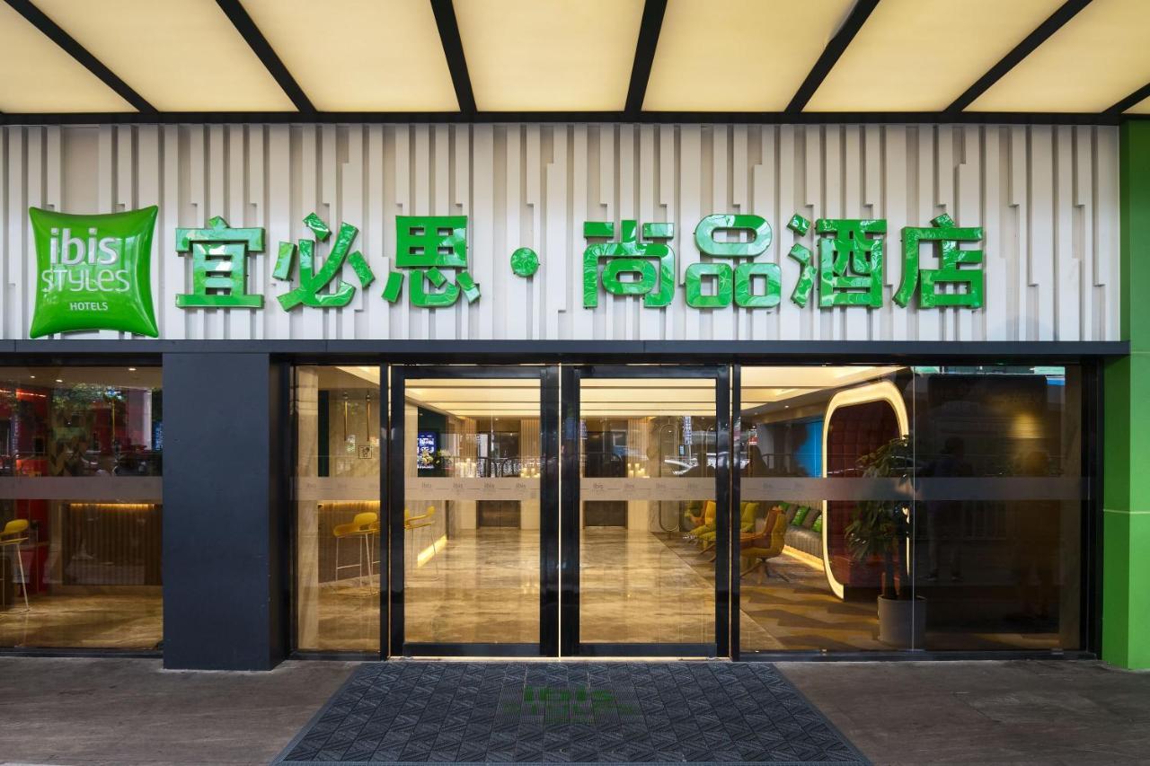 Ibis Styles Railway Station Metro Station *