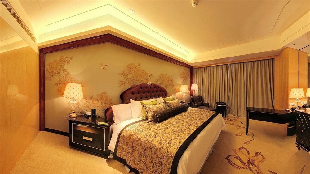 Hilton Baiyun - Free Shuttle For Fair Period, Close To Luhu Golf Club & Leather Market 5* Guangzhou