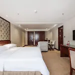 Vienna Hotel Shiqiao Metro Station