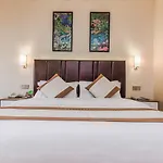 Oriental Silk Hotel