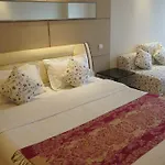Yoyo Wales Apartment