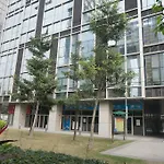 Yoyo Wales Apartment