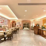 Yunga Yee Tsui Apartments云嘉倚翠公寓